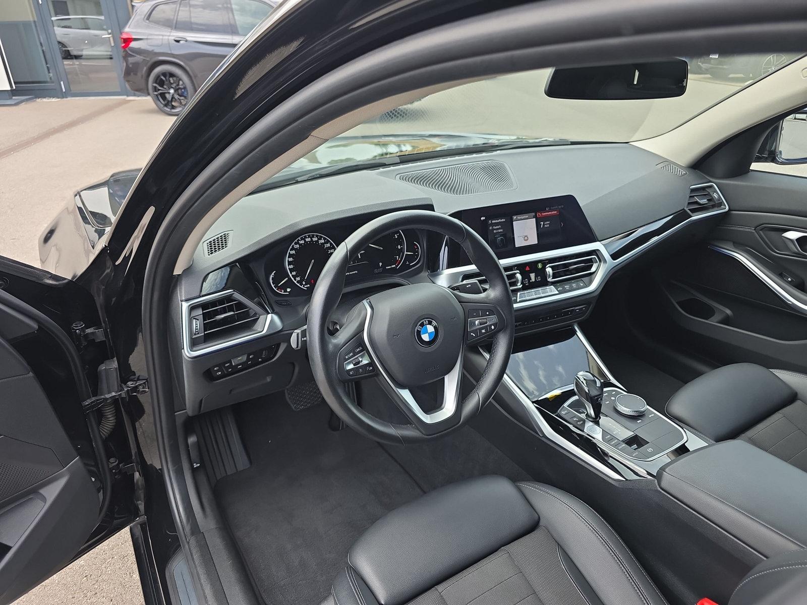 BMW 320i Sport Line G20 - 26