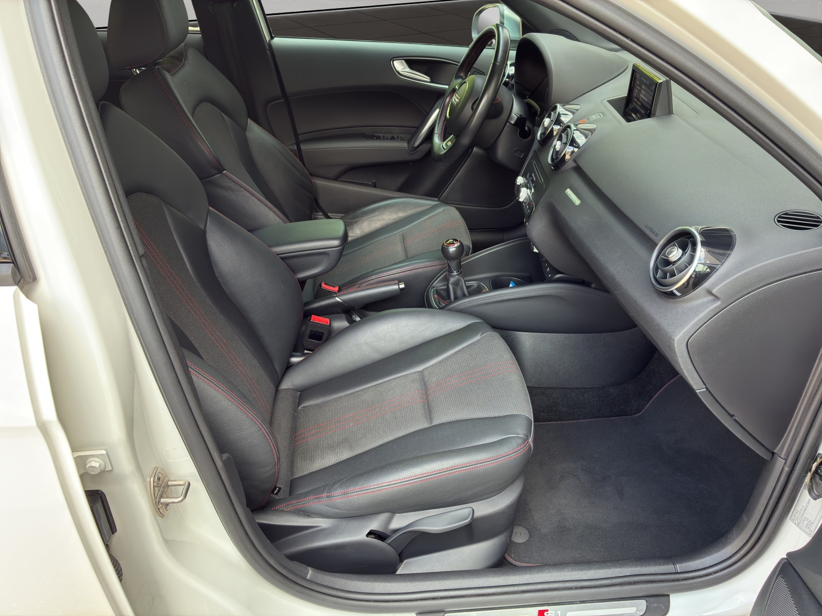AUDI S1 Sportback 2.0 TFSI Sport quattro - 14