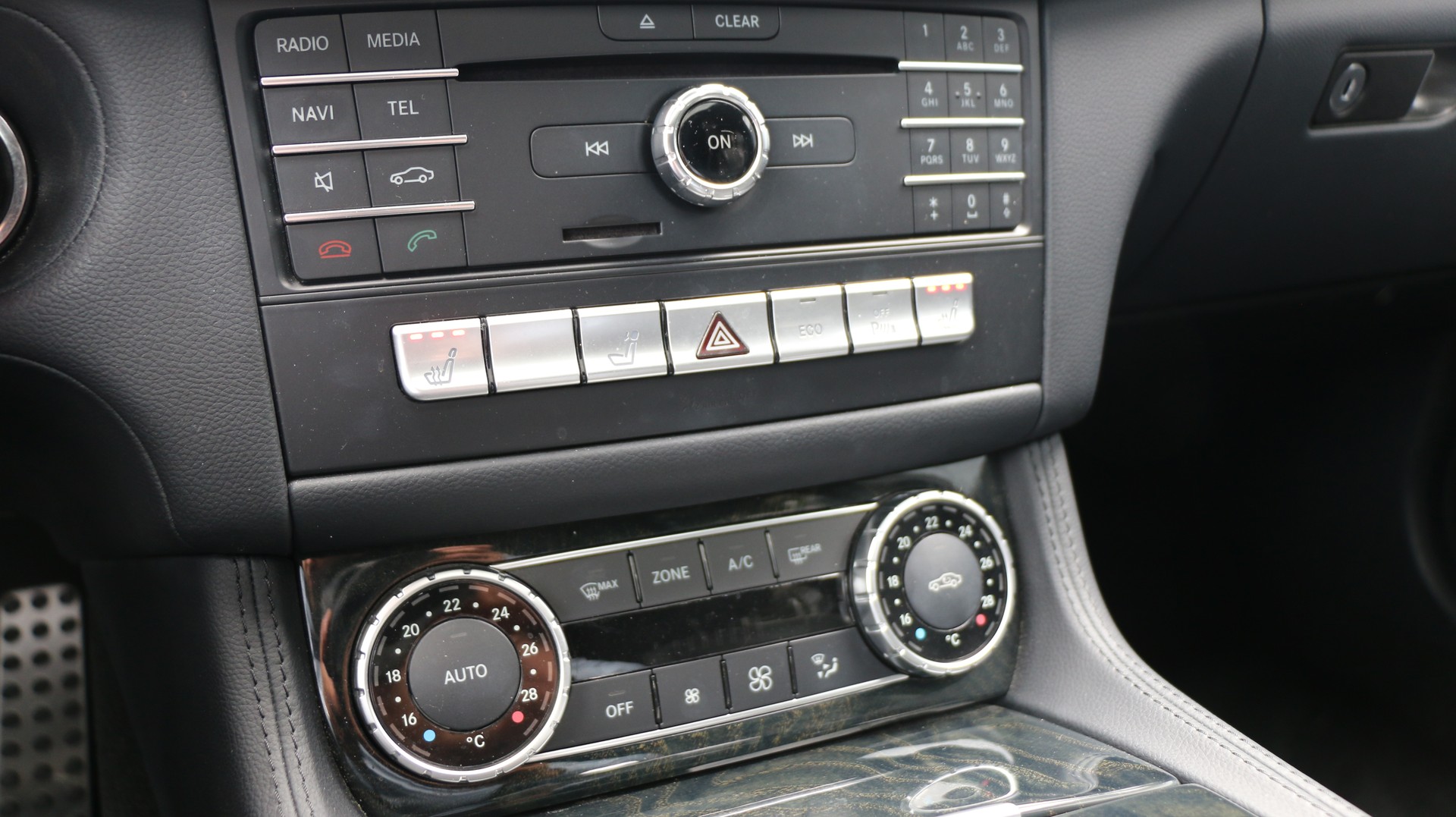 MERCEDES-BENZ CLS 250 4Matic BlueTEC - 15