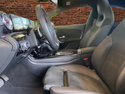 MERCEDES-BENZ CLA 220 4Matic 8G-DCT - 11