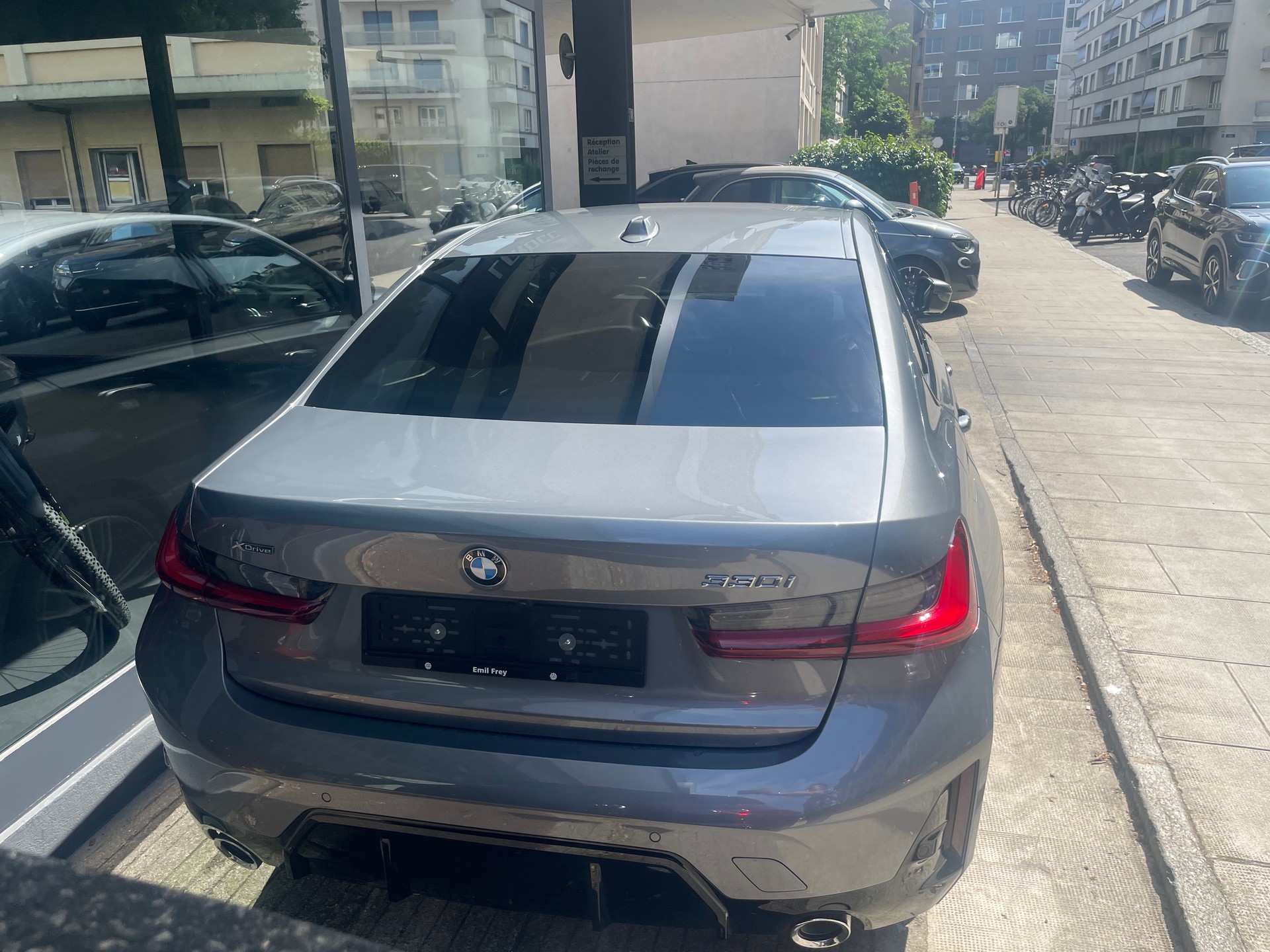 BMW 330i xDrive M Sport - 4