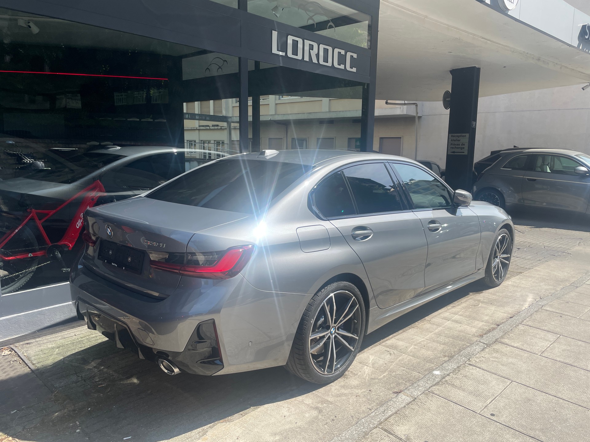 BMW 330i xDrive M Sport - 3