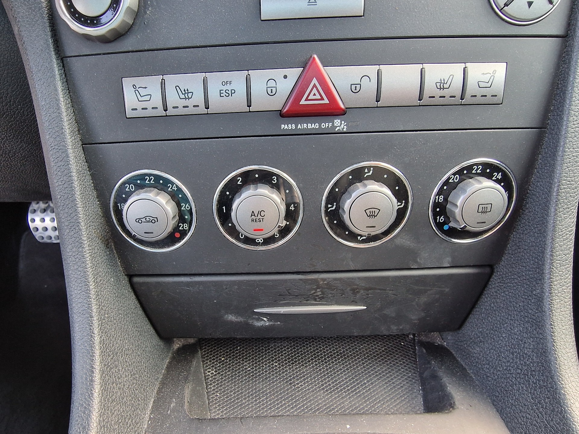 MERCEDES-BENZ SLK 200 Kompressor MFK NEU 12Mt Gara - 17