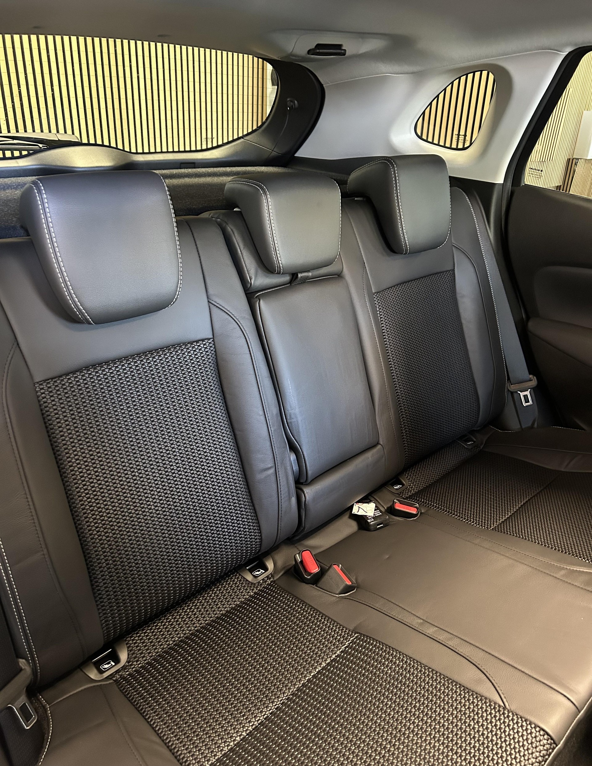SUZUKI S-Cross 1.4 T Piz Sulai Top Hybrid 4x4 4 ROUES HIVER OFFERT - 18