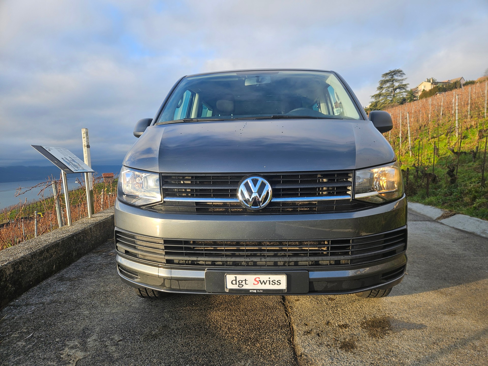 VW T6 Multivan 2.0 TDI Trendline - 2