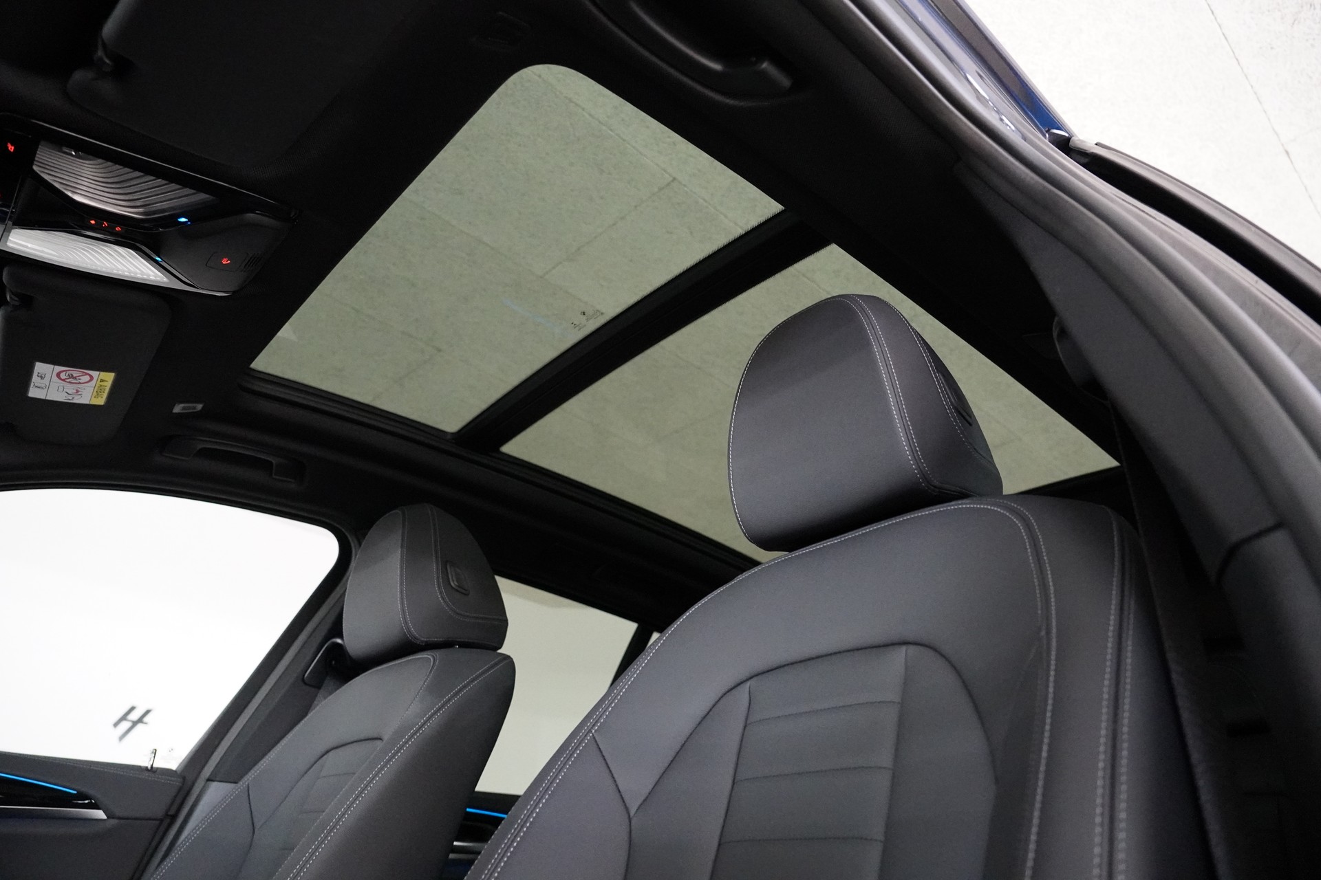 BMW iX3 - 26