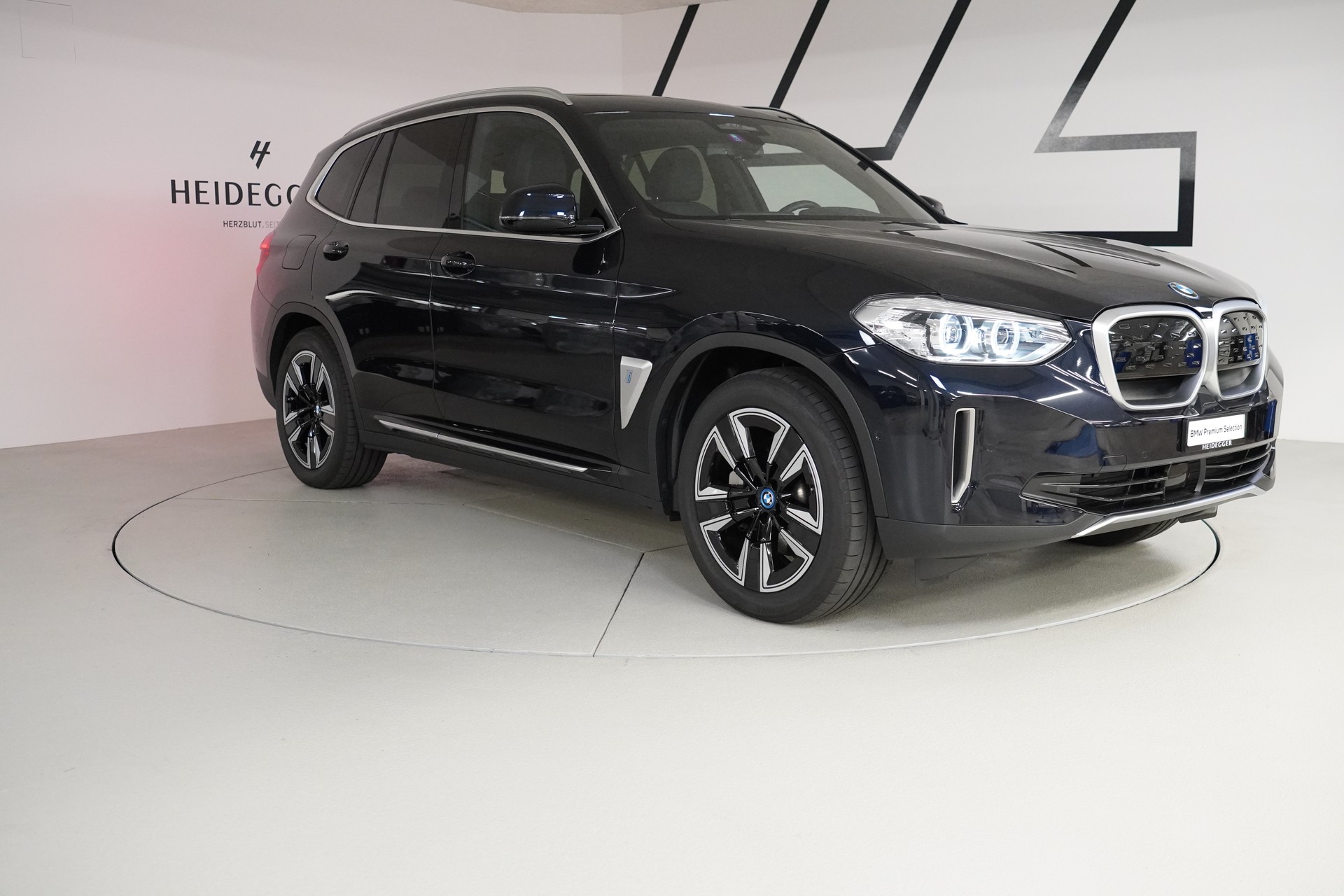 BMW iX3 - 4