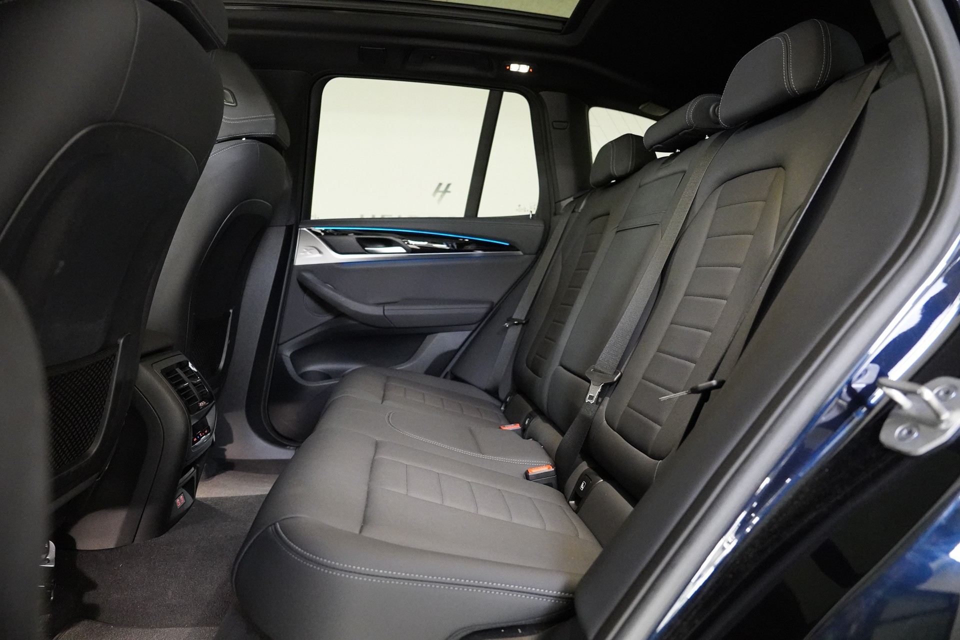 BMW iX3 - 14