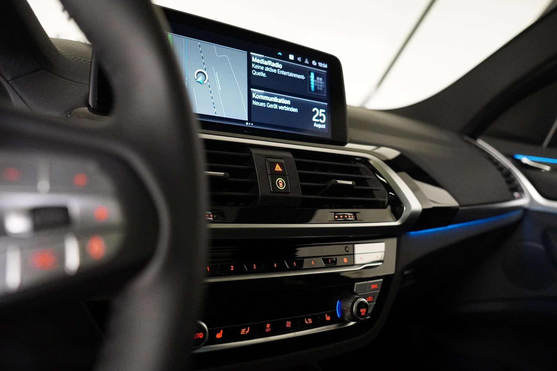BMW iX3 - 25