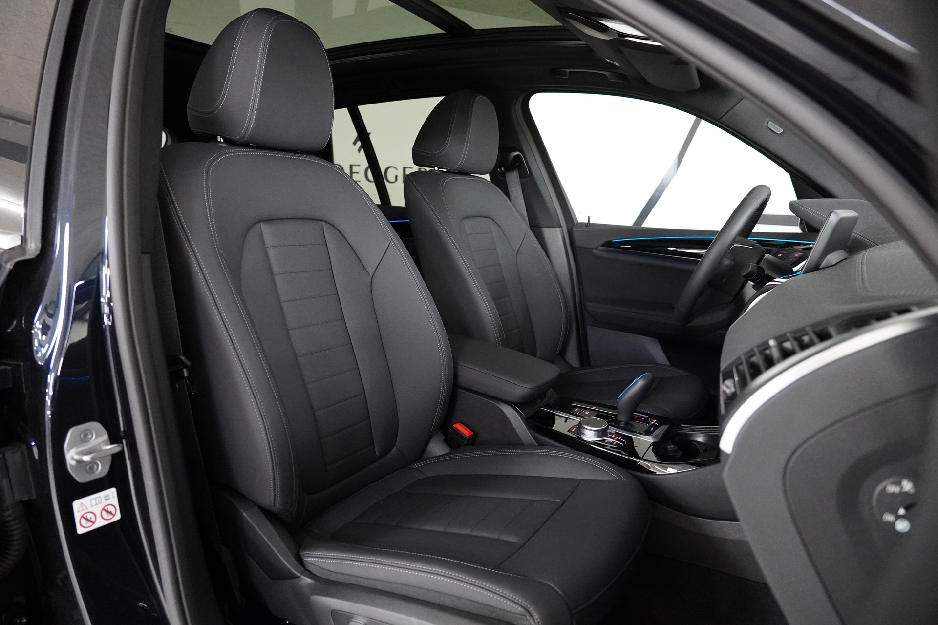 BMW iX3 - 17