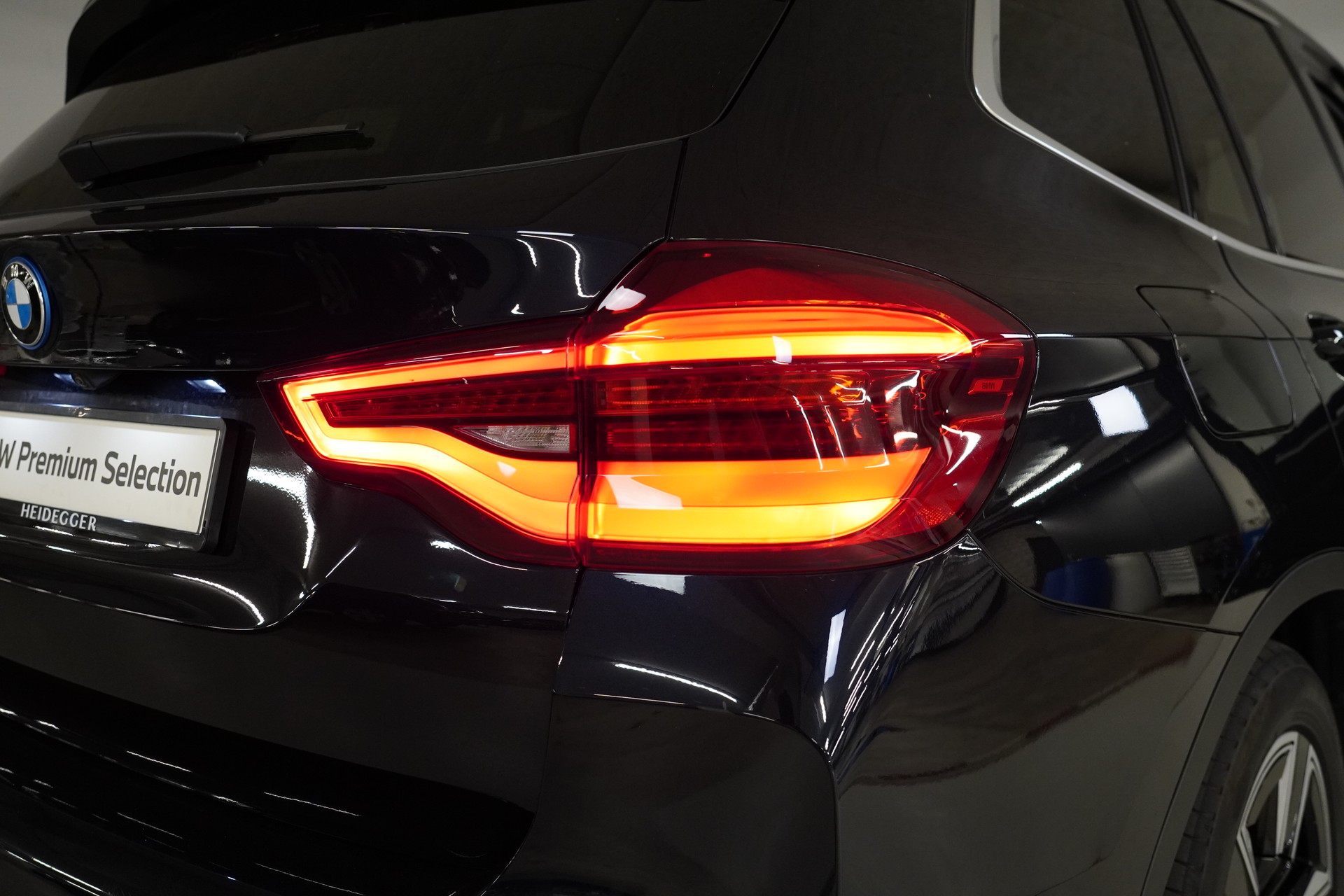 BMW iX3 - 18