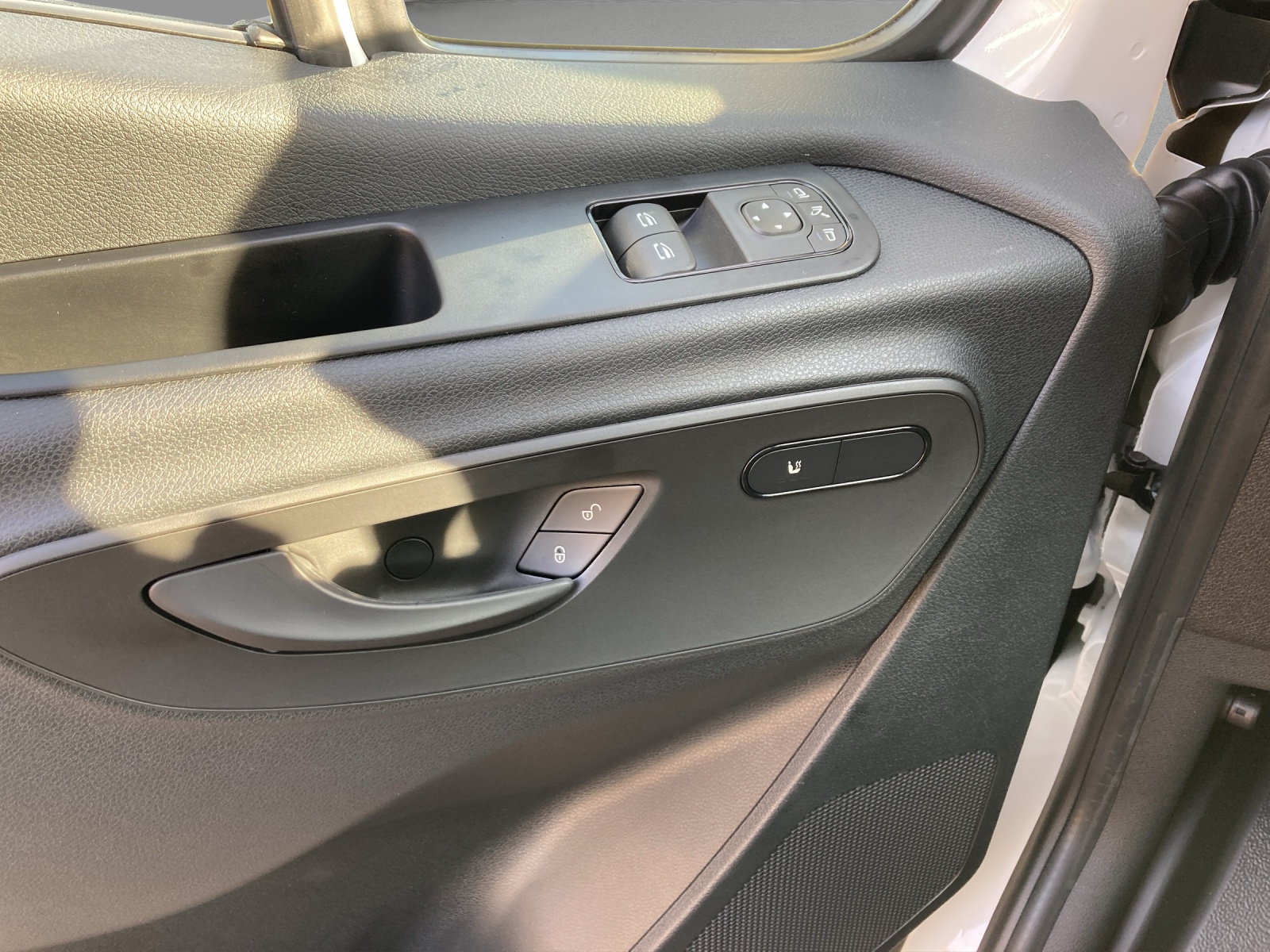 MERCEDES-BENZ eSprinter 320 81kWh Standard Hoch Pro - 16