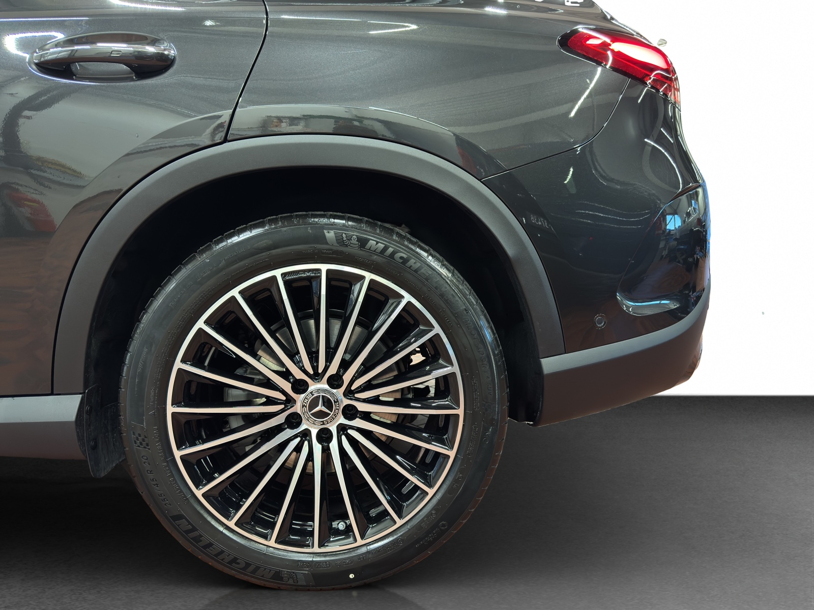 MERCEDES-BENZ GLC 300 4Matic 9G-Tronic - 23