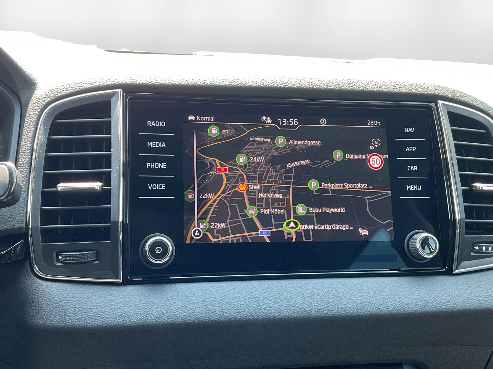 SKODA Karoq 2.0 TDI CR Dynamic 4x4 DSG - 9