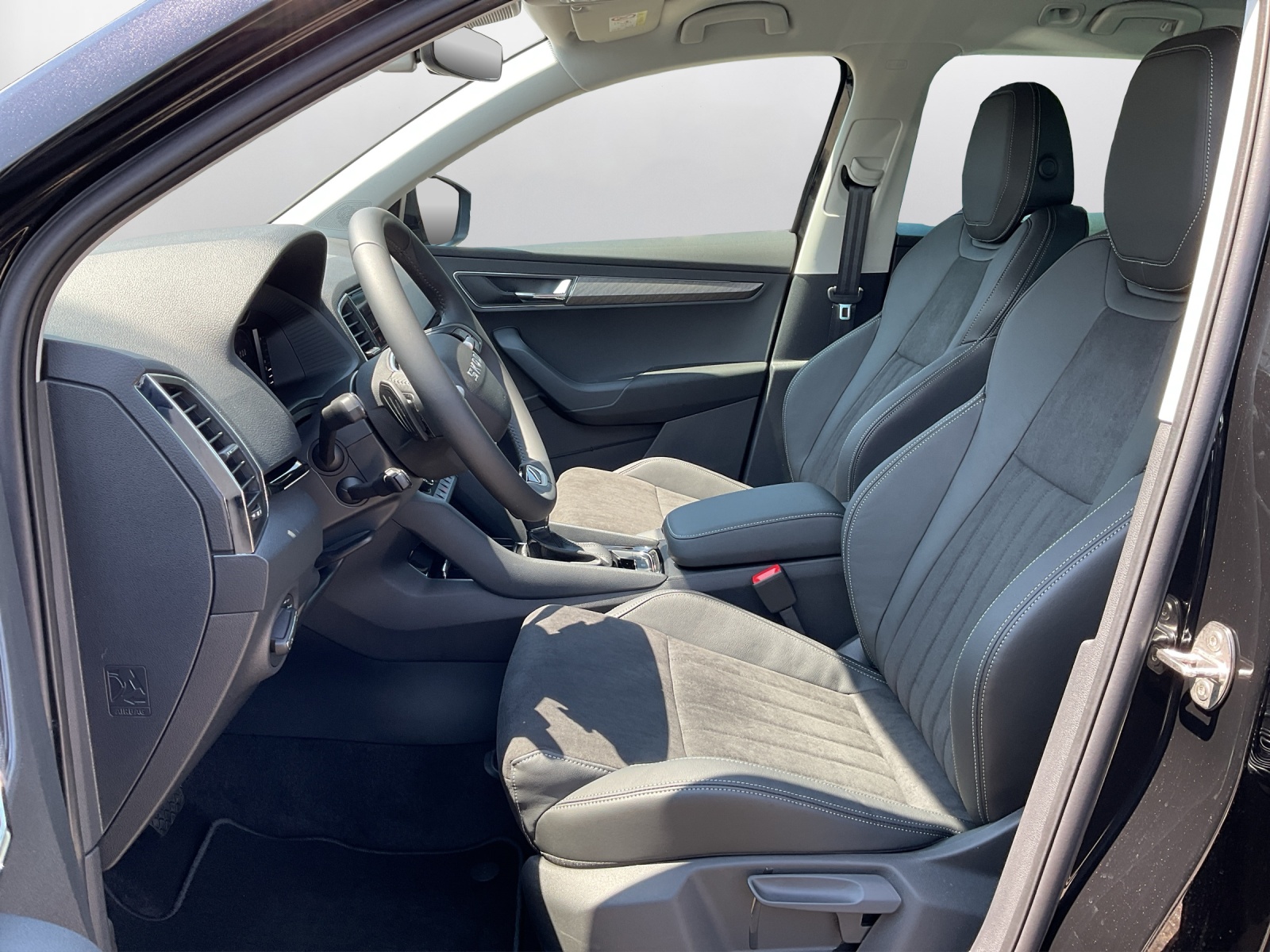 SKODA Karoq 2.0 TDI CR Dynamic 4x4 DSG - 10