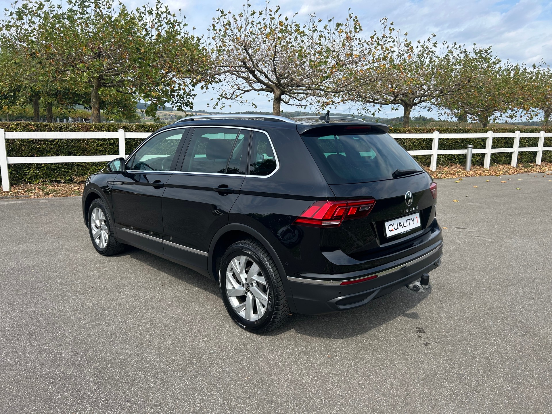 VW Tiguan 2.0 TDI SCR Life 4Motion DSG - 3