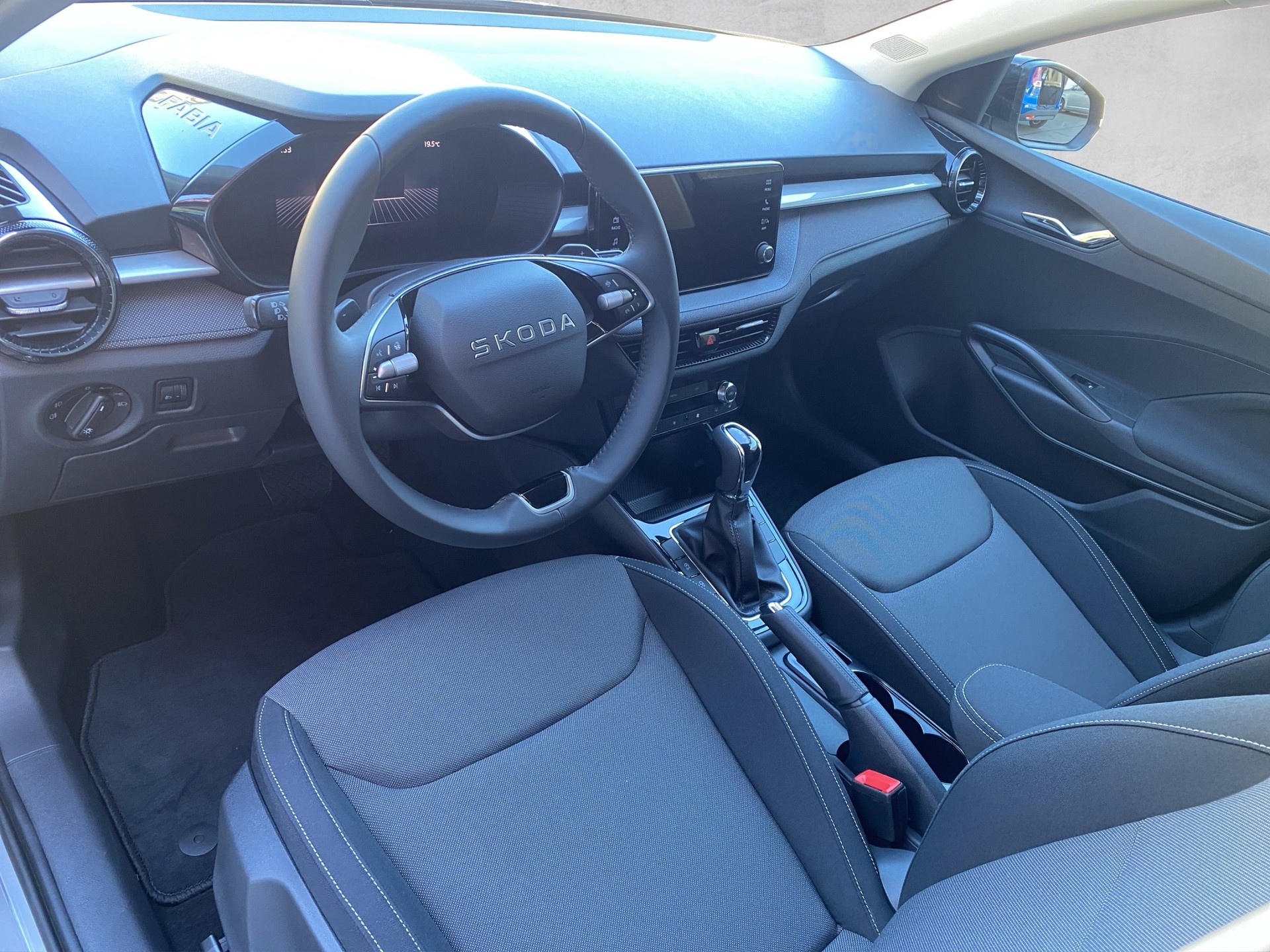 SKODA Fabia 1.0 TSI Selection DSG - 9