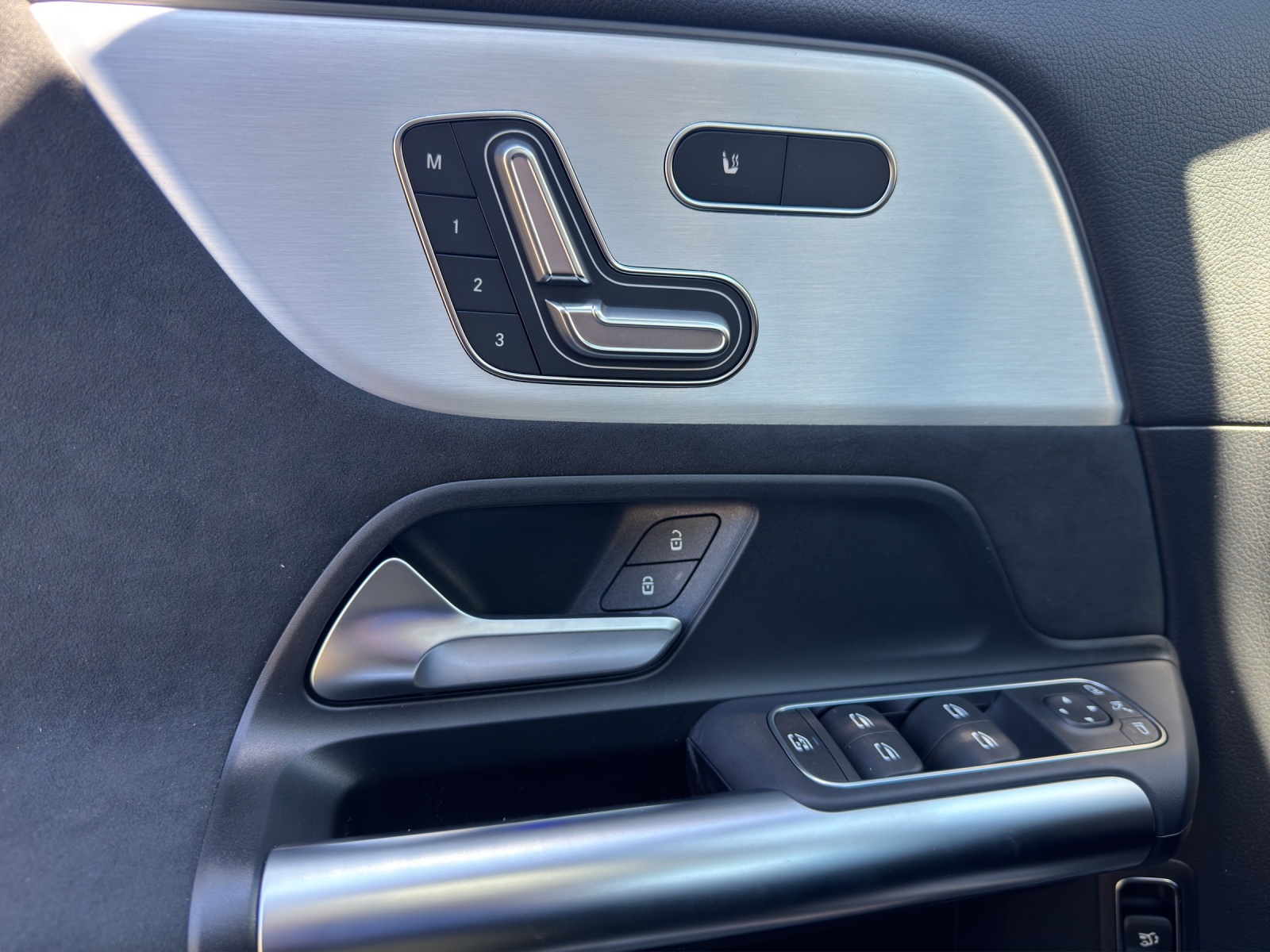 MERCEDES-BENZ GLA 250 4Matic 8G-DCT Swiss Star - 12