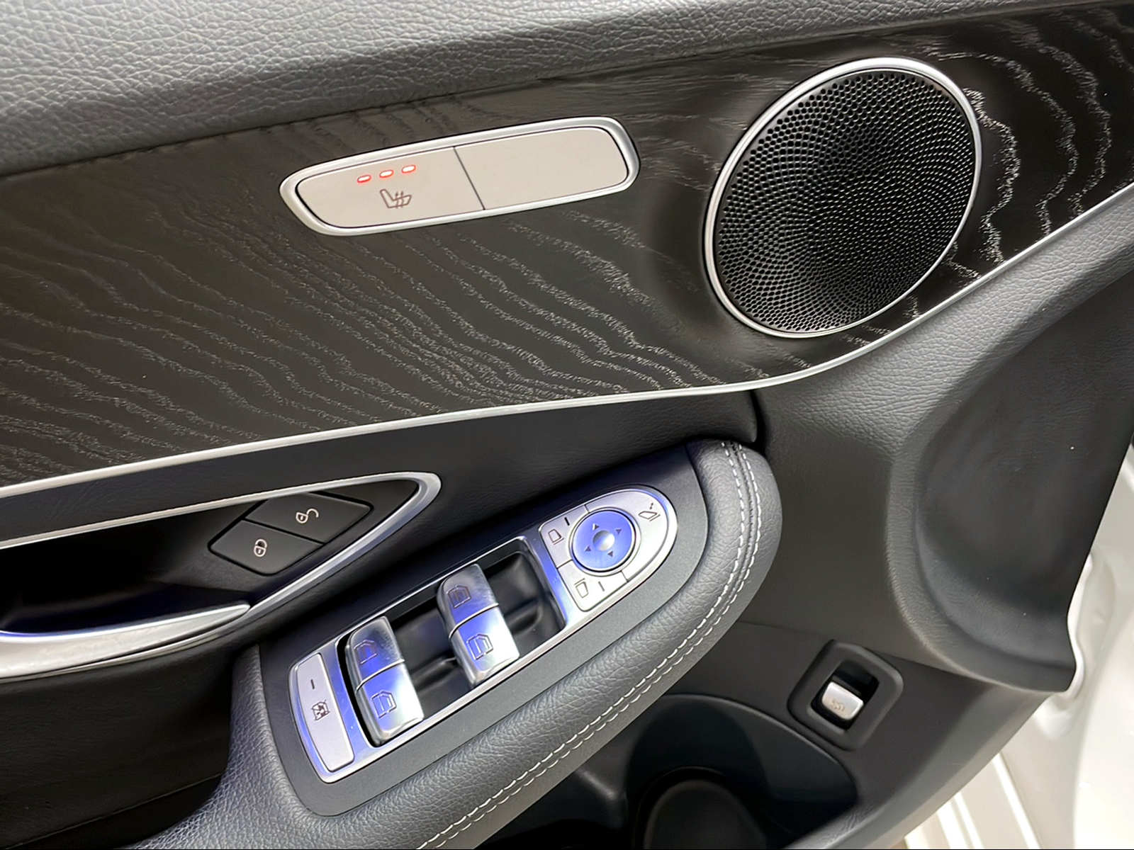 MERCEDES-BENZ C-Klasse S205 Kombi C 220 d Swiss Star AMG Line 4m - 7