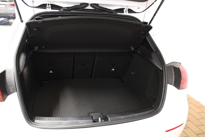 MERCEDES-BENZ A 200 Progressive - 4