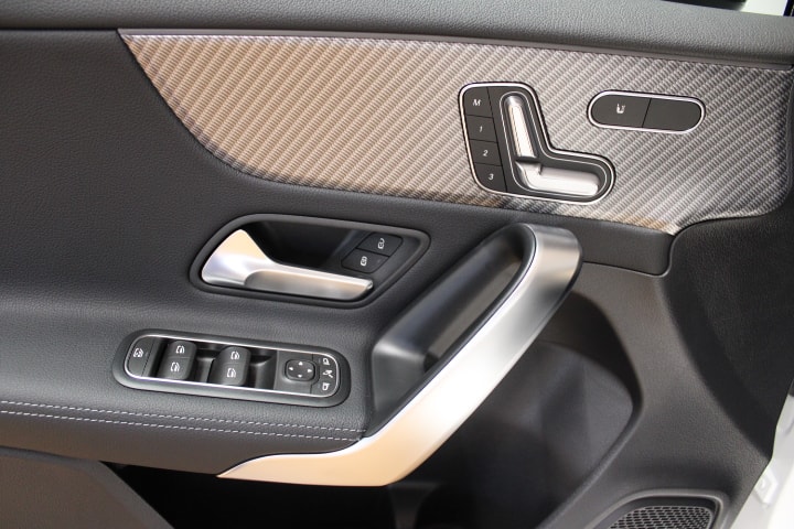 MERCEDES-BENZ A 200 Progressive - 8