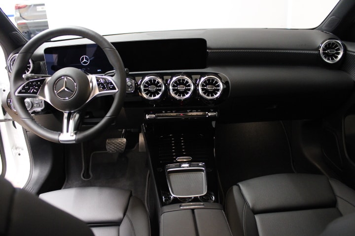 MERCEDES-BENZ A 200 Progressive - 7