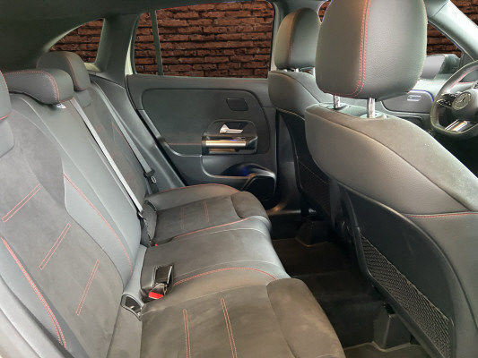 MERCEDES-BENZ GLA 200 7G-DCT - 12