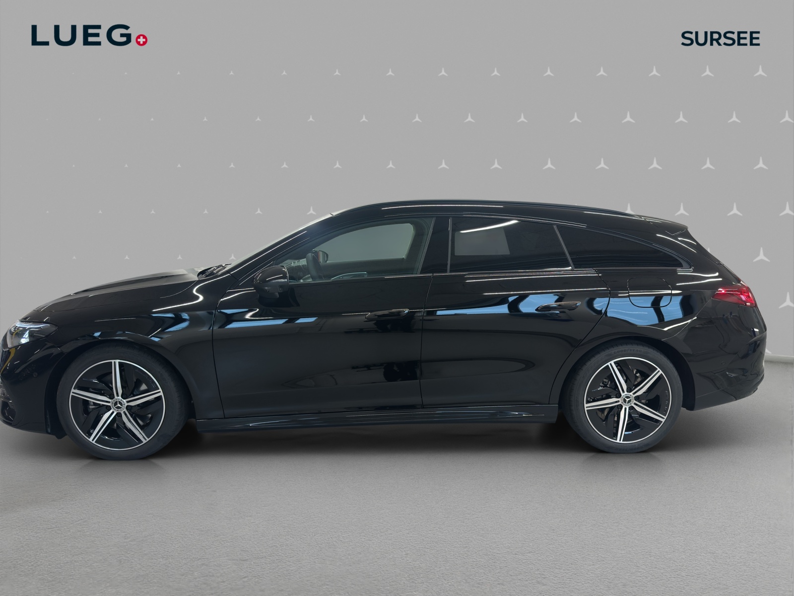 MERCEDES-BENZ CLA Shooting Brake 220 4Matic 8G-DCT - 2