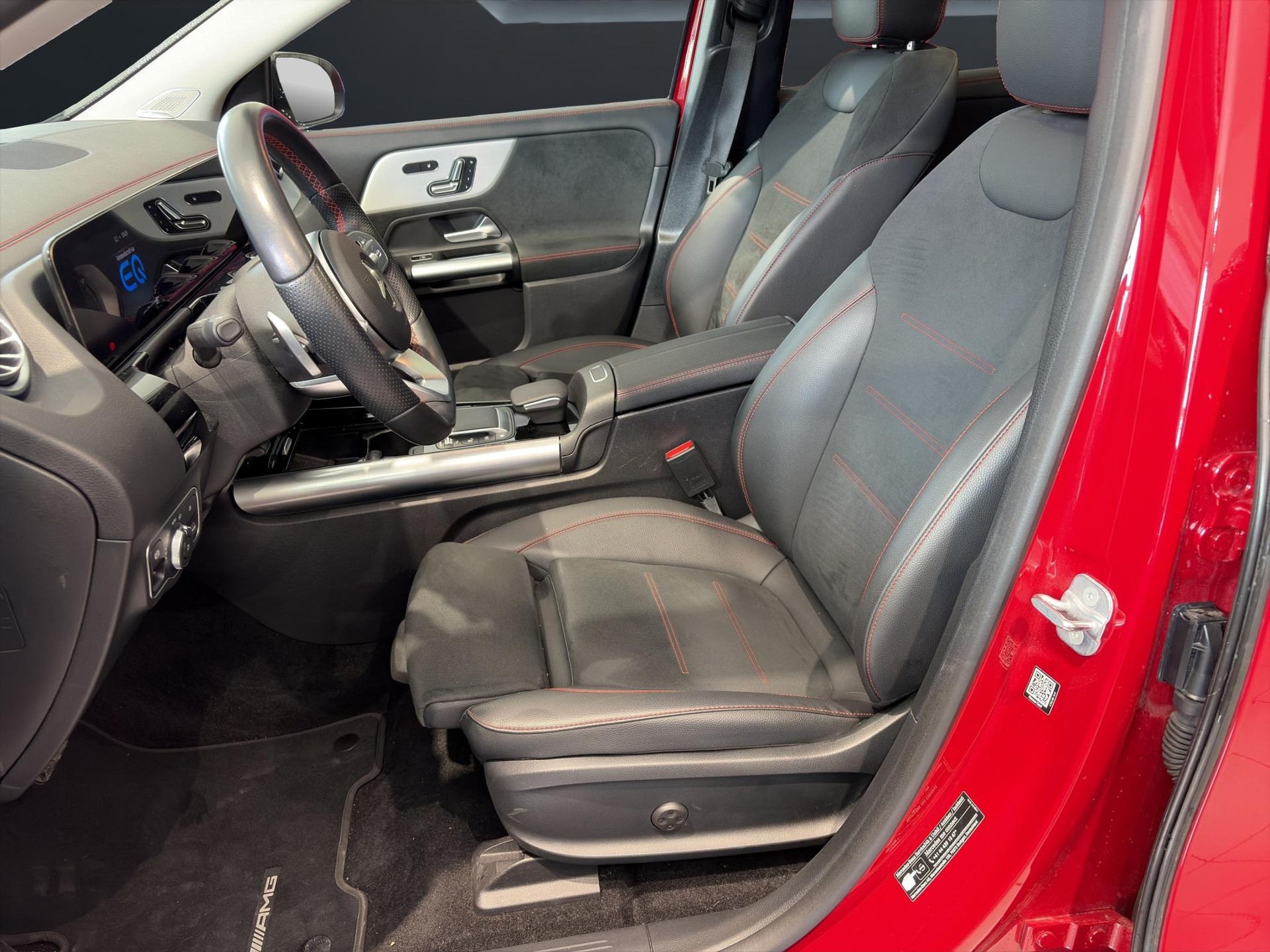 MERCEDES-BENZ EQA 350 Swiss Star AMG Line 4matic - 6