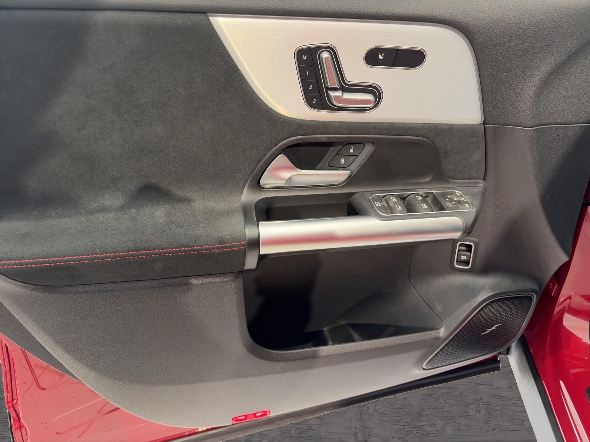 MERCEDES-BENZ EQA 350 Swiss Star AMG Line 4matic - 9