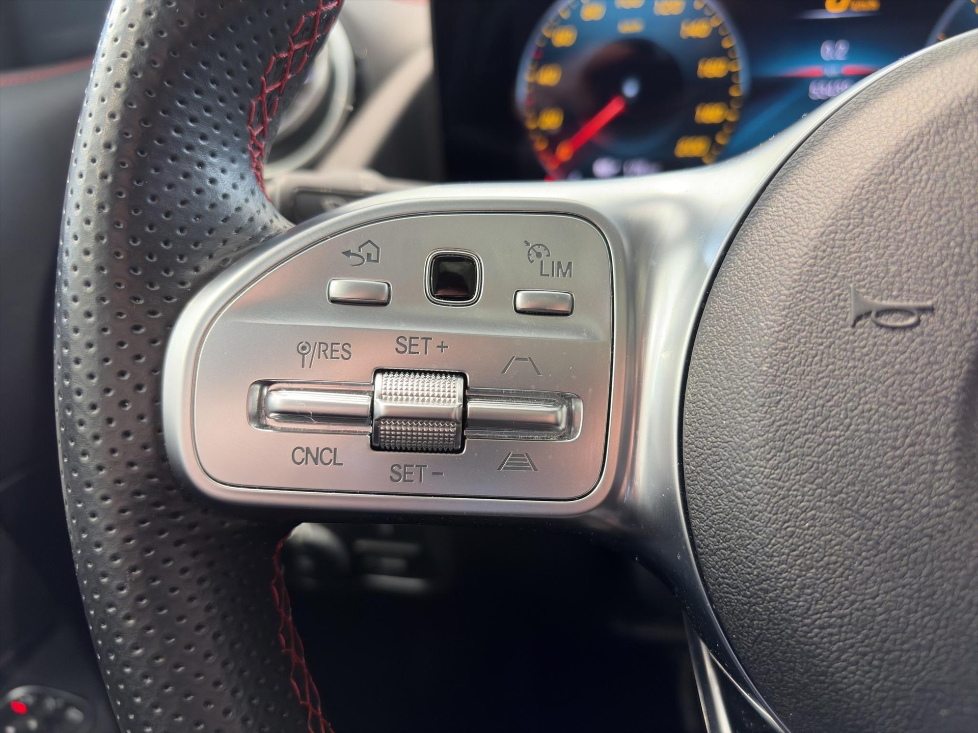 MERCEDES-BENZ EQA 350 Swiss Star AMG Line 4matic - 16