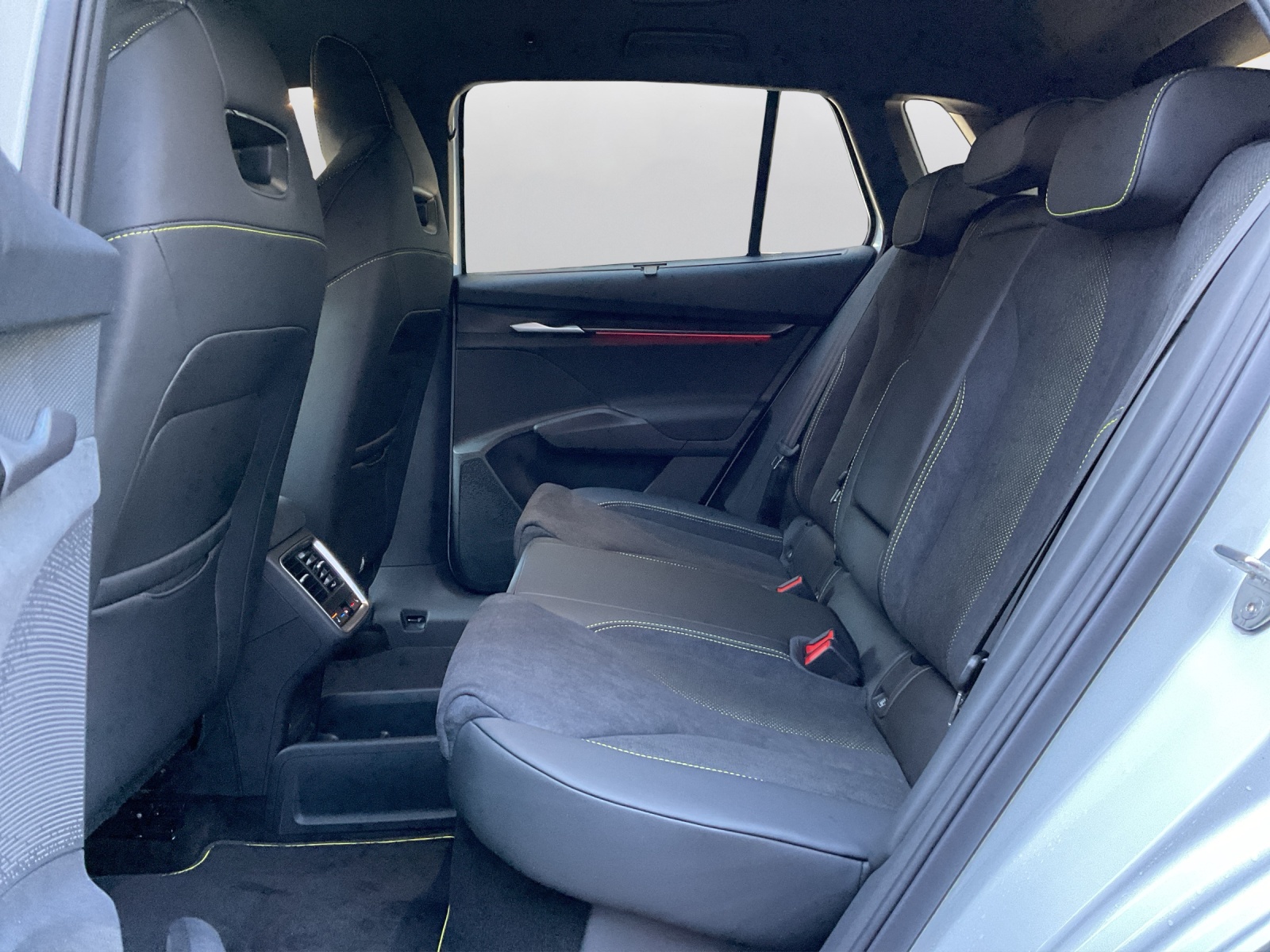 SKODA Elroq 85 RS 4x4 - 11