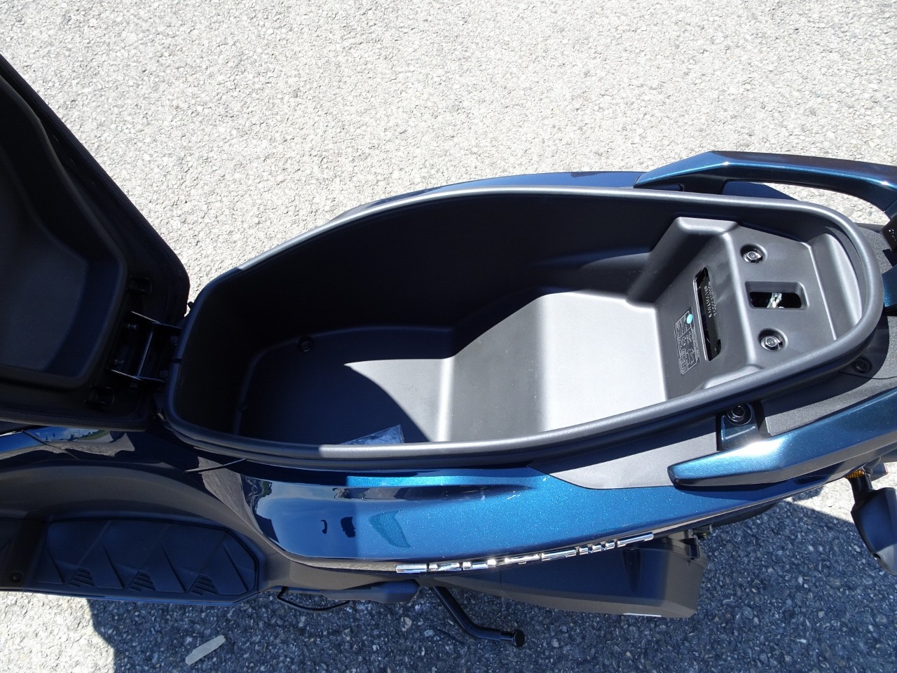 KYMCO Sky Town 125 Topcase - 8