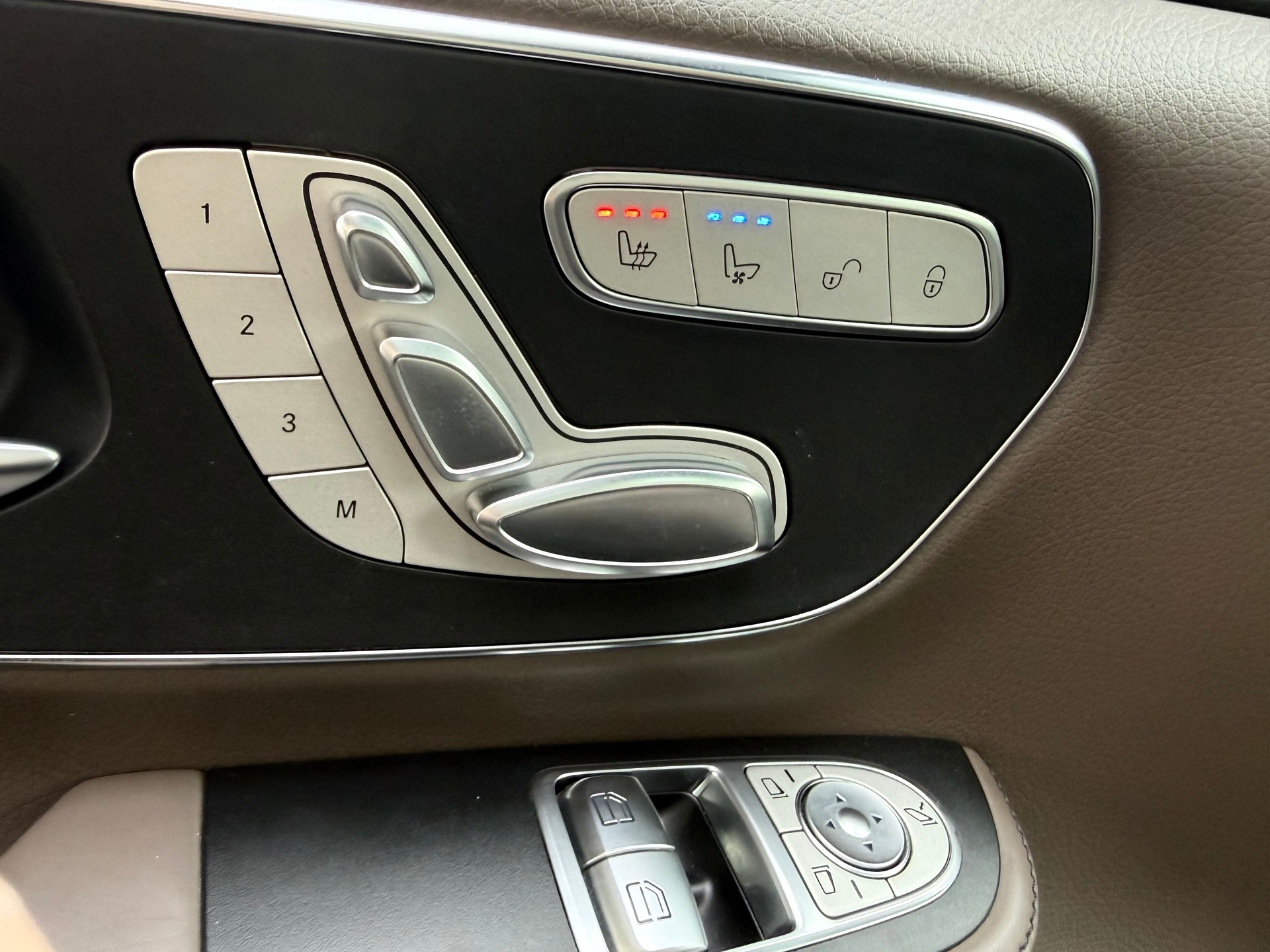 MERCEDES-BENZ V 300 d lang AMG Line Avantgarde 4Matic 9G-Tronic - 10