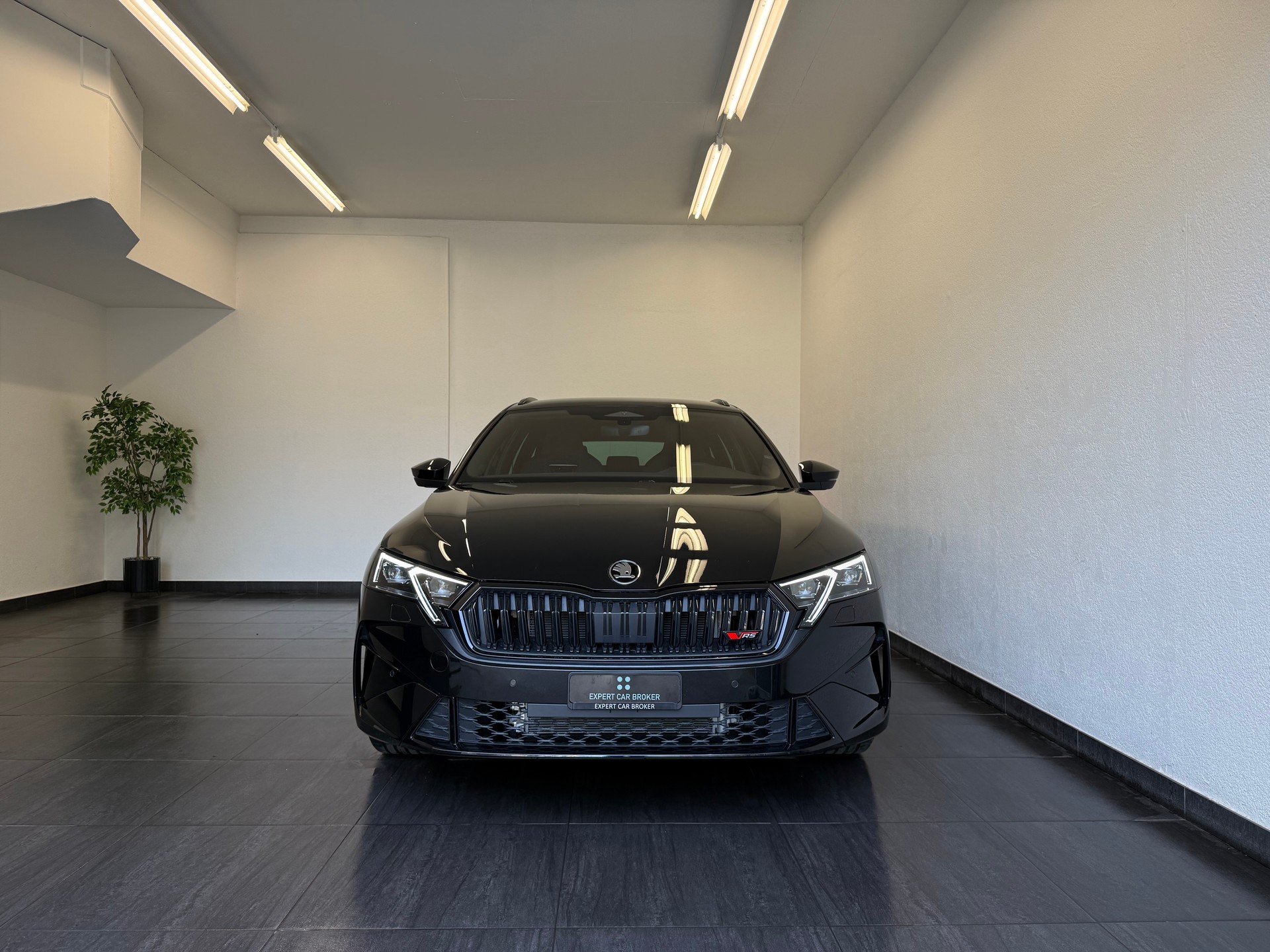 SKODA Octavia Combi 2.0 TSI DSG RS - 4