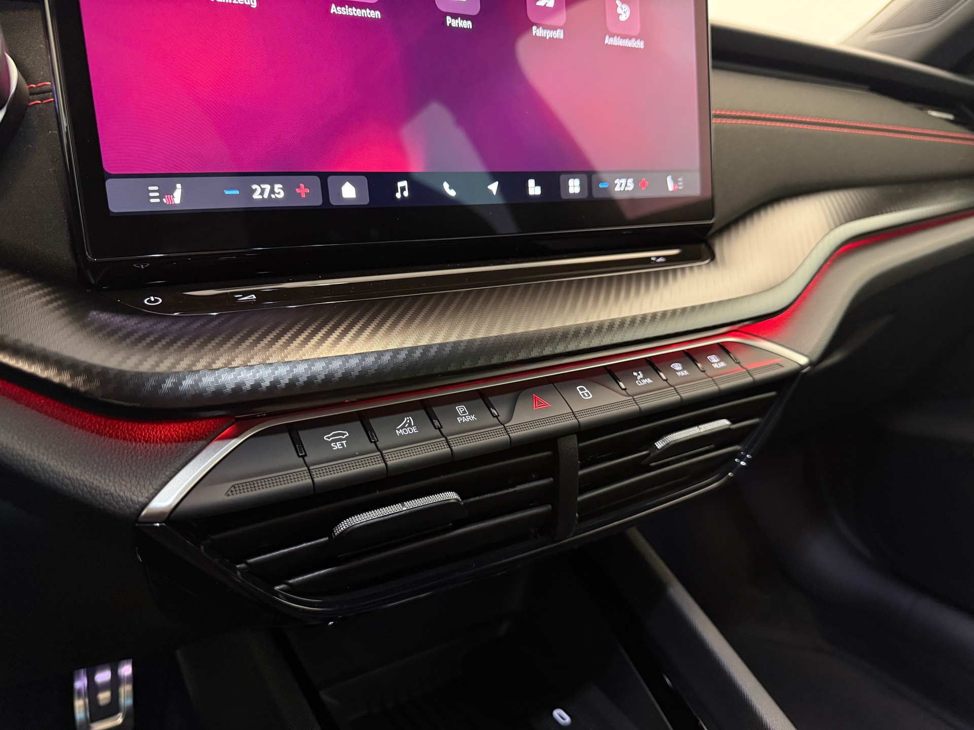 SKODA Octavia Combi 2.0 TSI DSG RS - 33