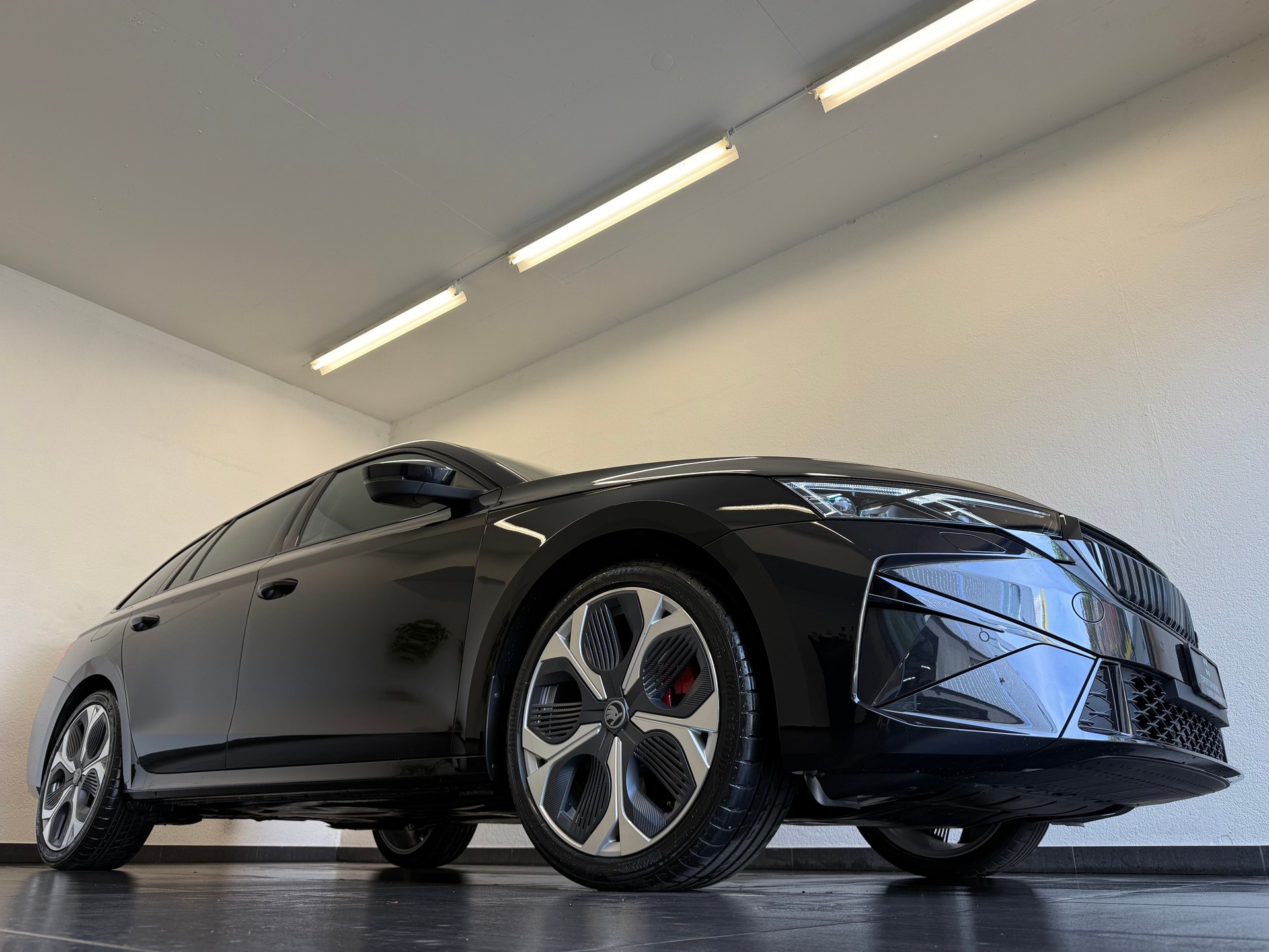 SKODA Octavia Combi 2.0 TSI DSG RS - 3