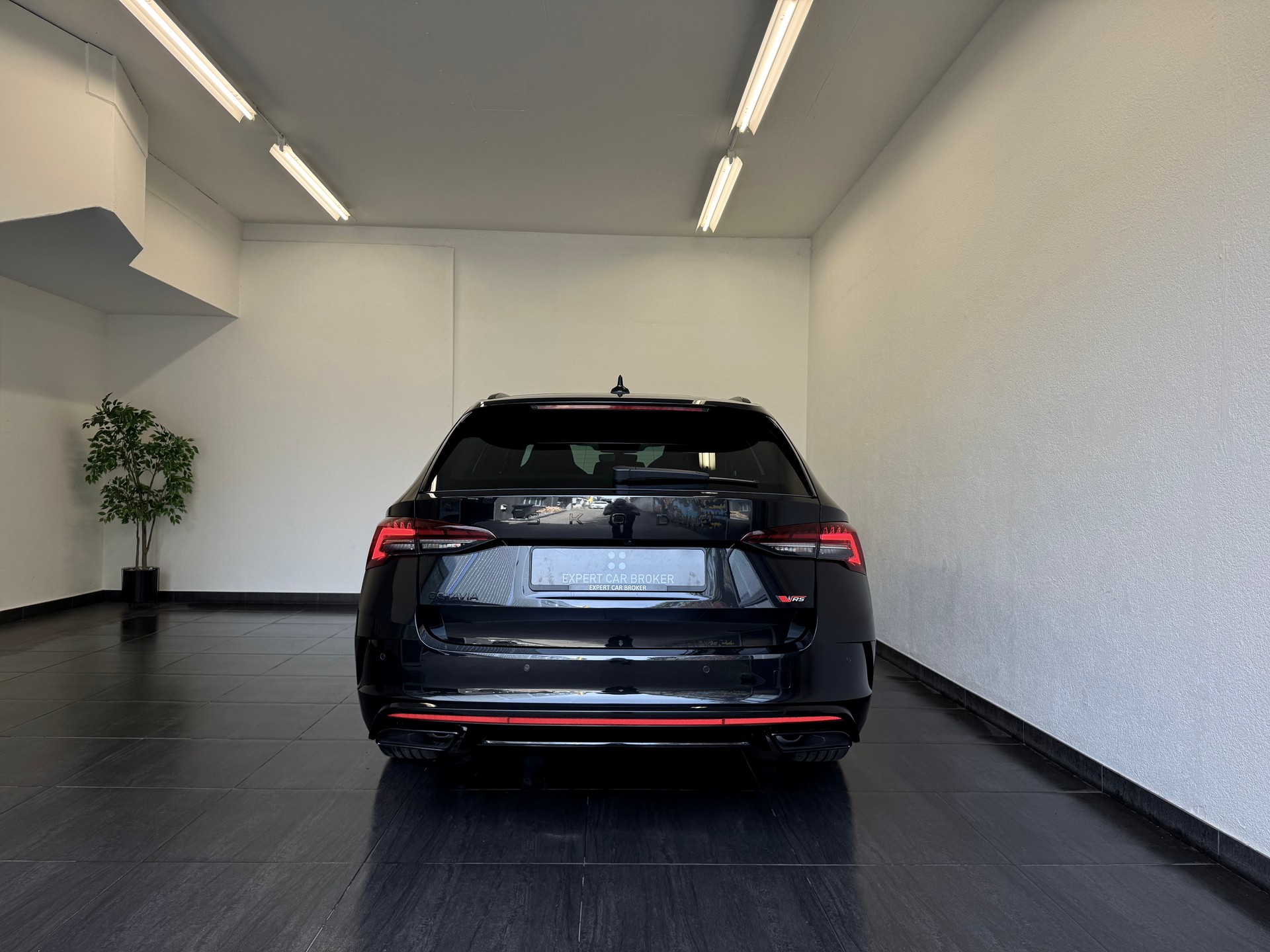 SKODA Octavia Combi 2.0 TSI DSG RS - 11