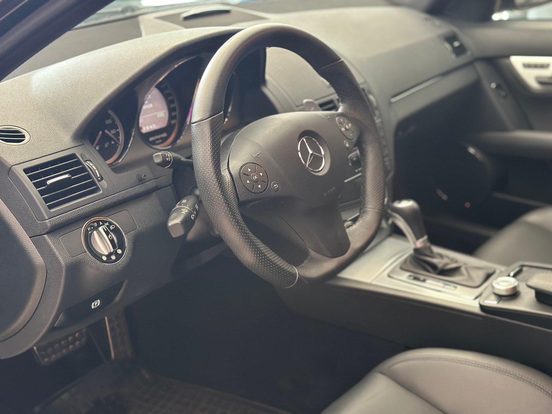 MERCEDES-BENZ C 63 AMG Avantgarde 7G-Tronic - 20