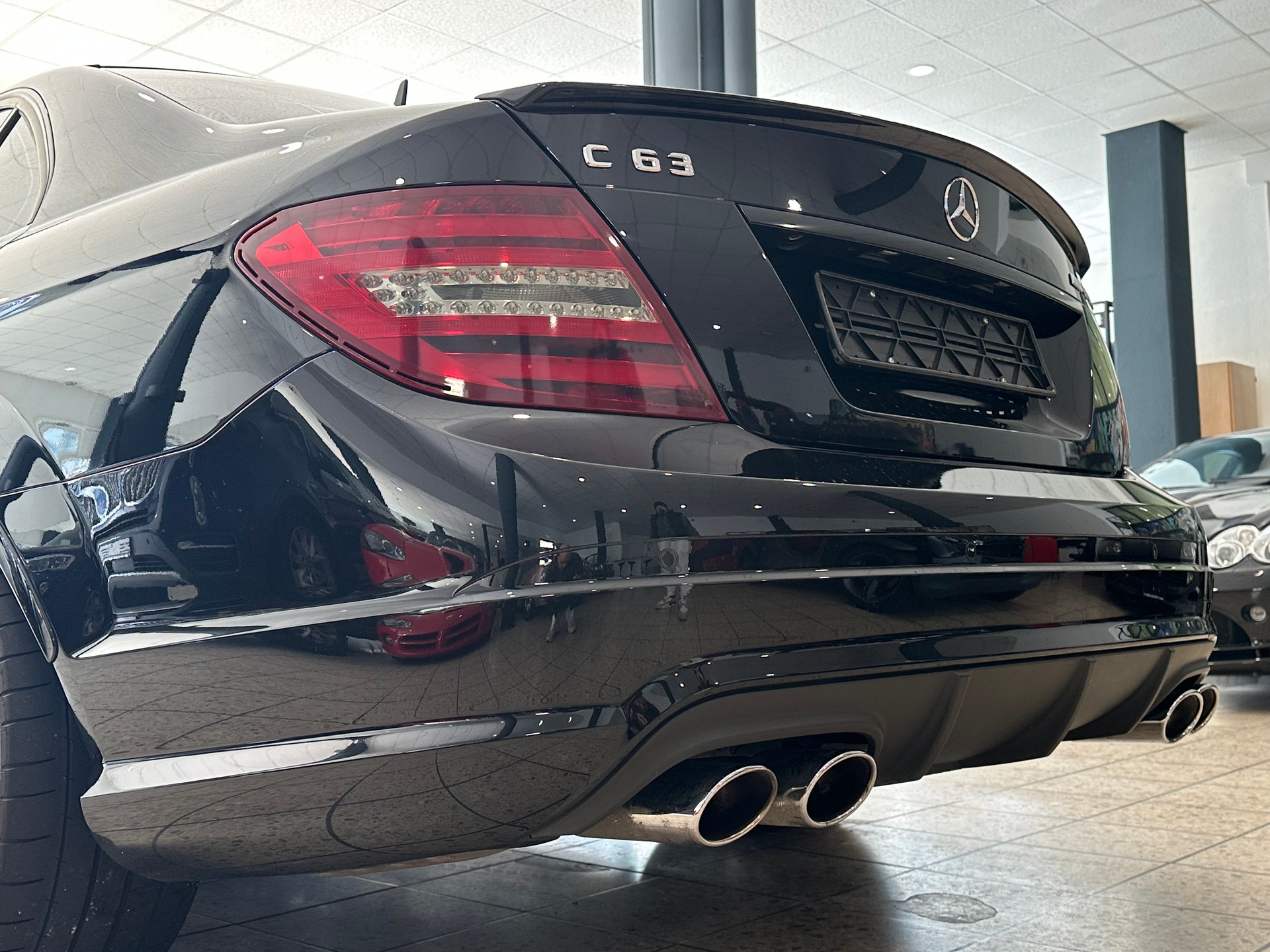 MERCEDES-BENZ C 63 AMG Avantgarde 7G-Tronic - 17