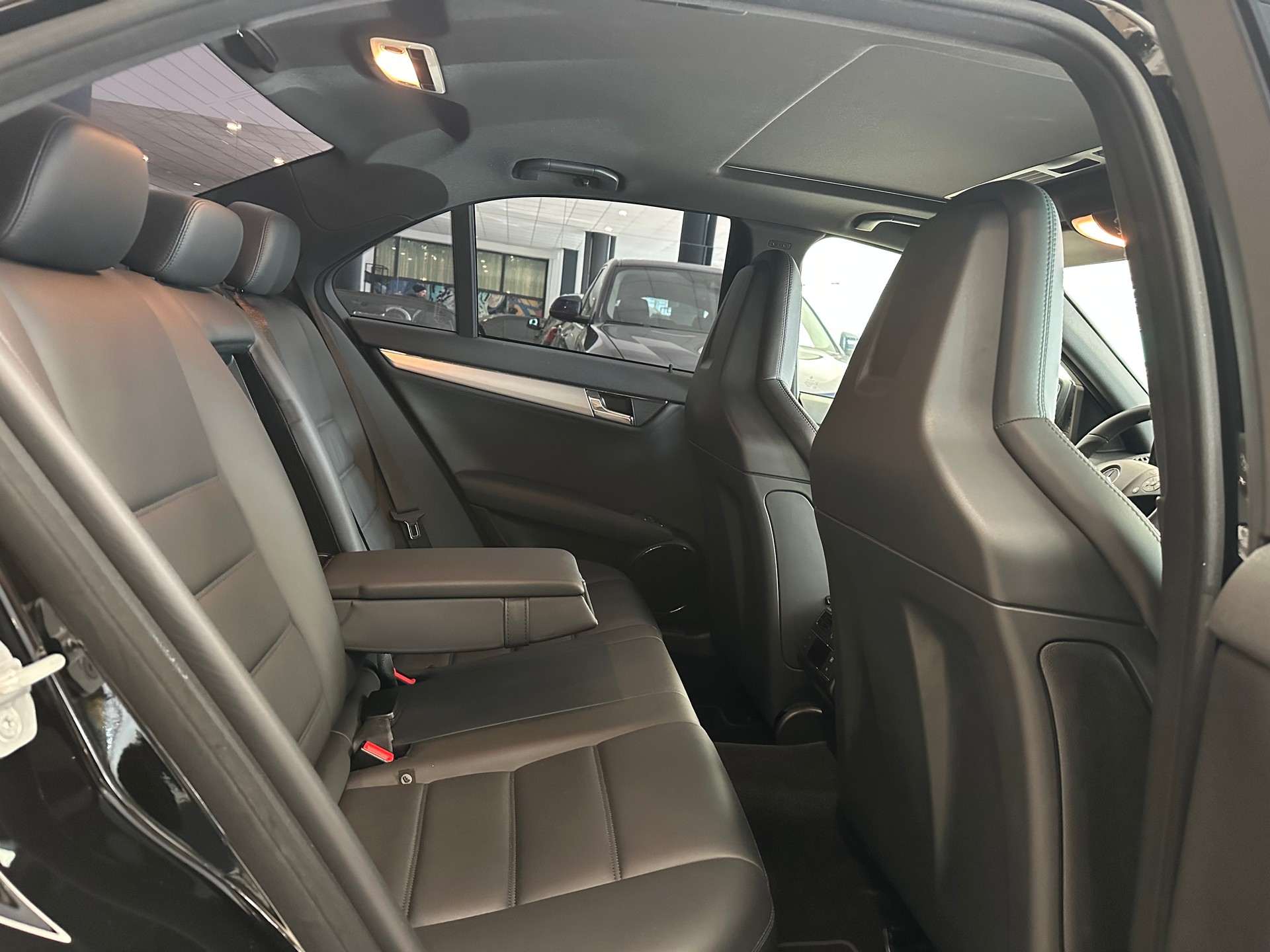 MERCEDES-BENZ C 63 AMG Avantgarde 7G-Tronic - 26