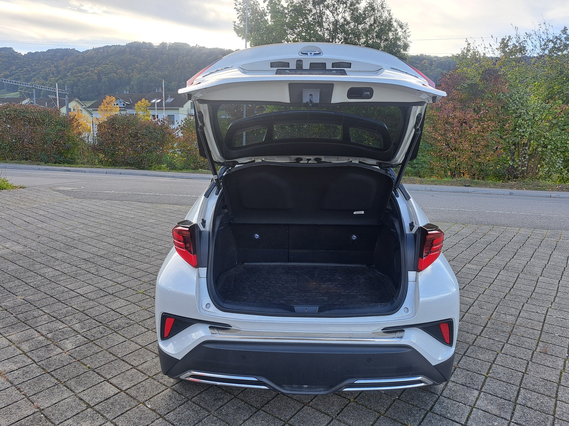 TOYOTA C-HR 2.0 HSD CVT Trend - 9