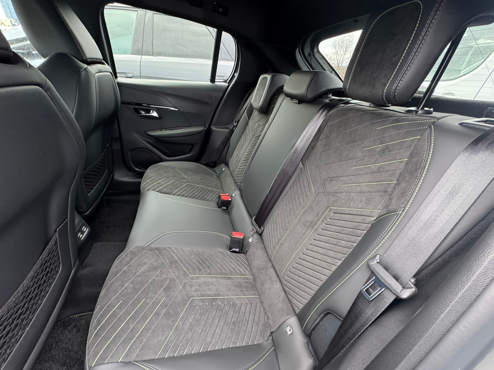 PEUGEOT 208 1.2 MHEV 145 GT - 7