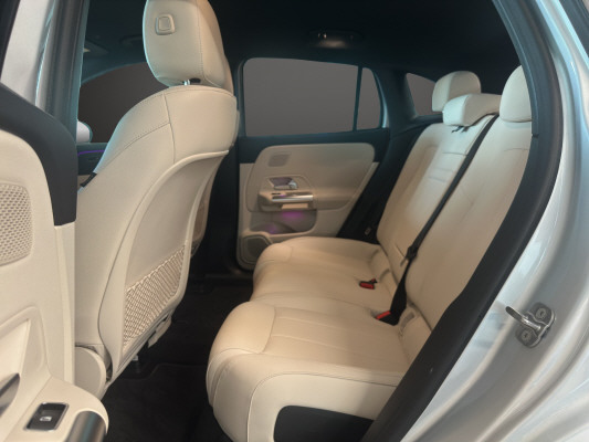 MERCEDES-BENZ EQA 300 4Matic - 11