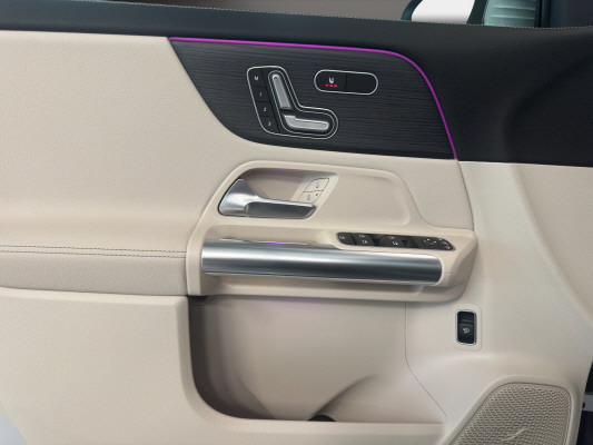 MERCEDES-BENZ EQA 300 4Matic - 10