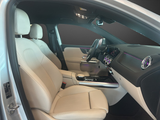 MERCEDES-BENZ EQA 300 4Matic - 9