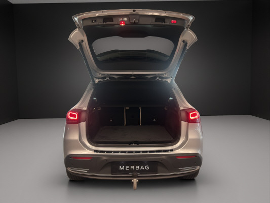 MERCEDES-BENZ EQA 300 4Matic - 12