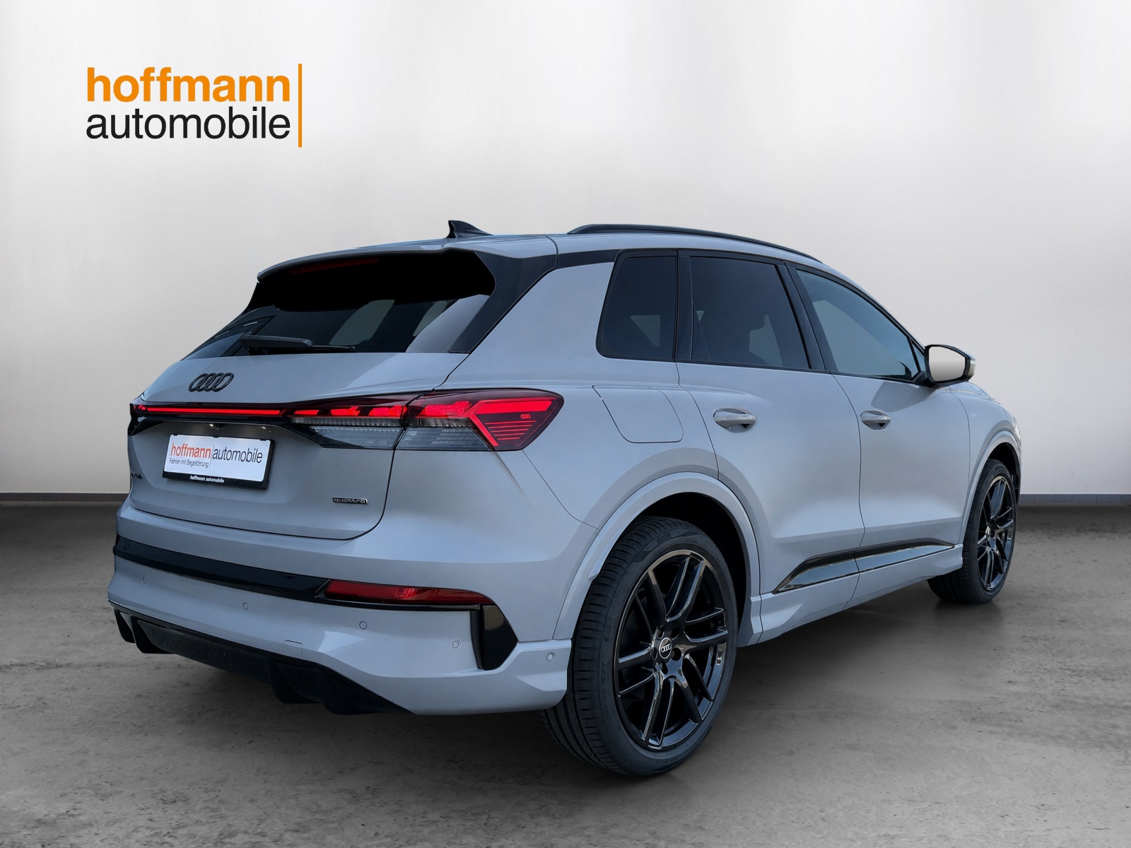 AUDI Q4 e-tron SUV quattro performance Swiss Ski - 4