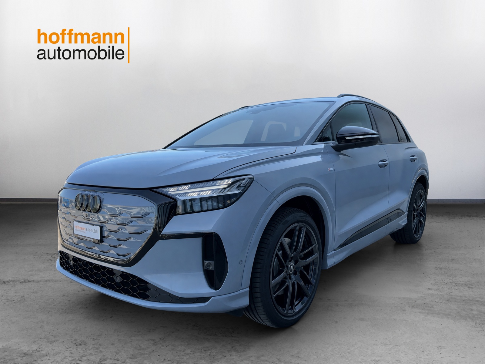 AUDI Q4 e-tron SUV quattro performance Swiss Ski