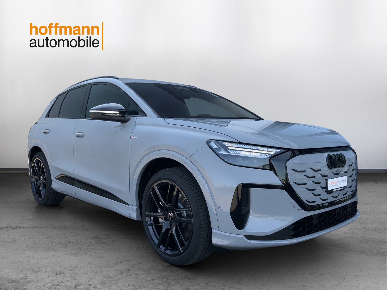 AUDI Q4 e-tron SUV quattro performance Swiss Ski - 3